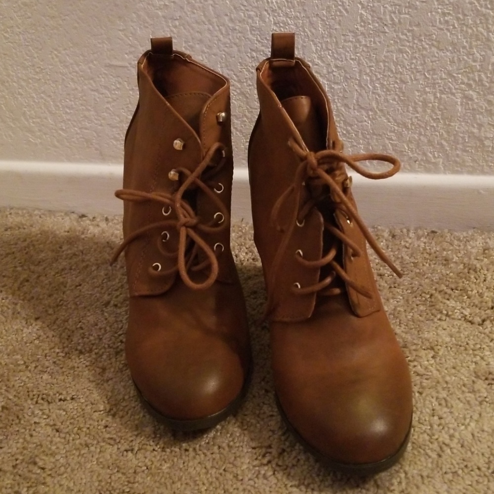 NWOT Heeled Leather Booties